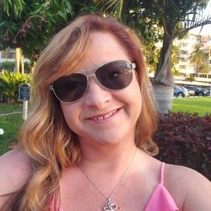 Meet your Posher, Carla